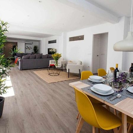 Isg Apartments Downtown Family Haven Free Parking Spot 塞维利亚 外观 照片