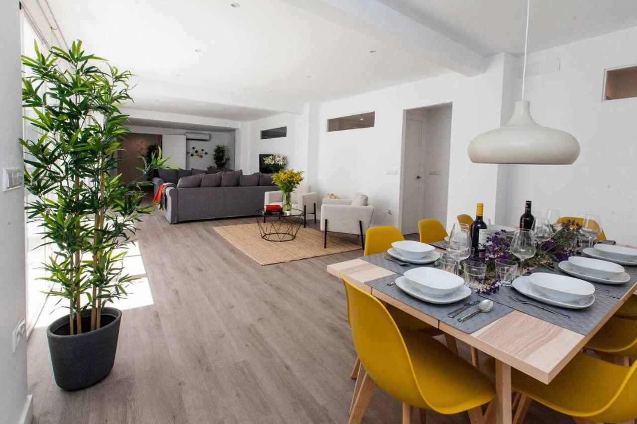 Isg Apartments Downtown Family Haven Free Parking Spot 塞维利亚 外观 照片