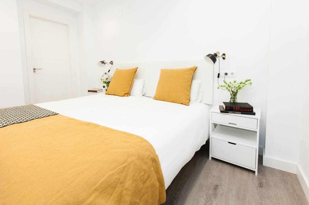 Isg Apartments Downtown Family Haven Free Parking Spot 塞维利亚 外观 照片