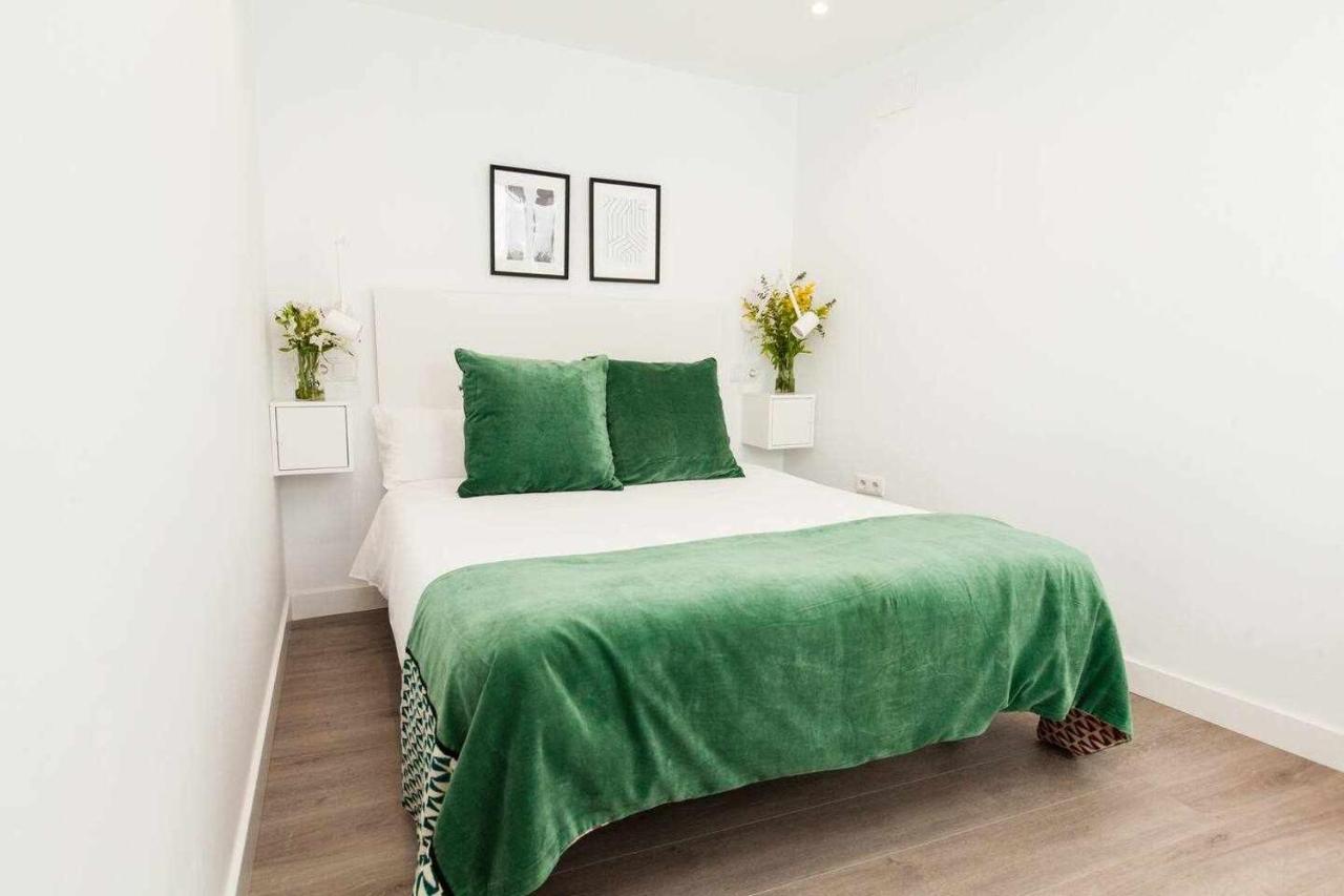 Isg Apartments Downtown Family Haven Free Parking Spot 塞维利亚 外观 照片