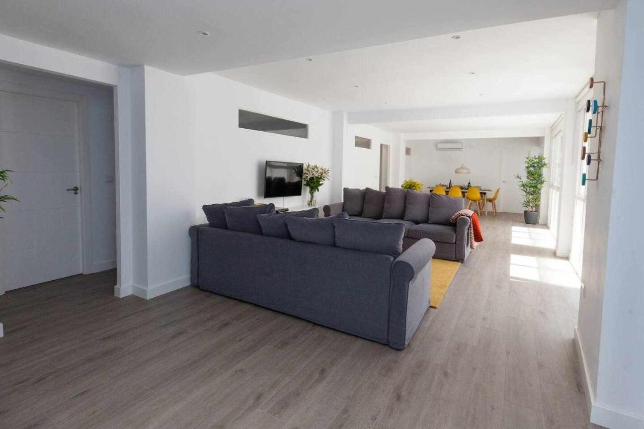 Isg Apartments Downtown Family Haven Free Parking Spot 塞维利亚 外观 照片
