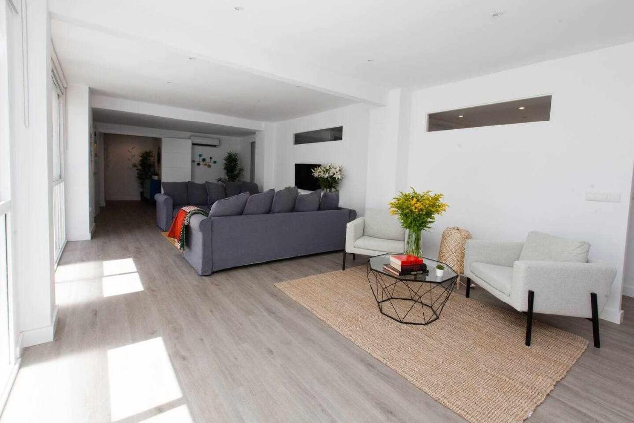 Isg Apartments Downtown Family Haven Free Parking Spot 塞维利亚 外观 照片