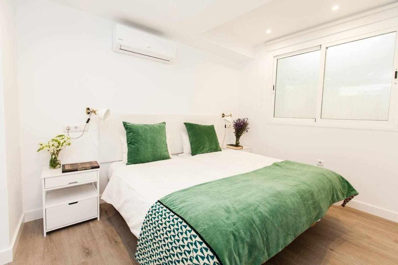 Isg Apartments Downtown Family Haven Free Parking Spot 塞维利亚 外观 照片